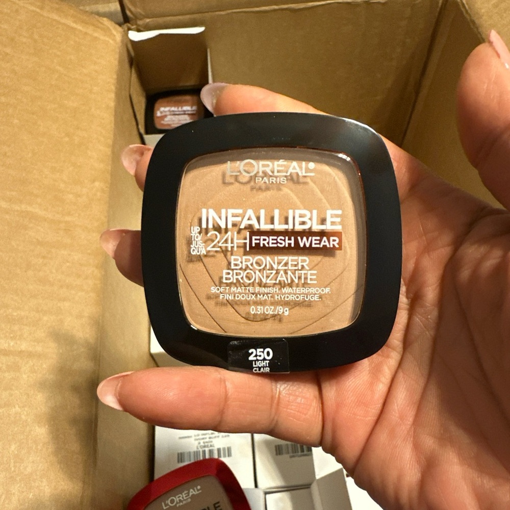 L'Oreal Infallible Fresh Wear Bronzer - 250 Light Clair